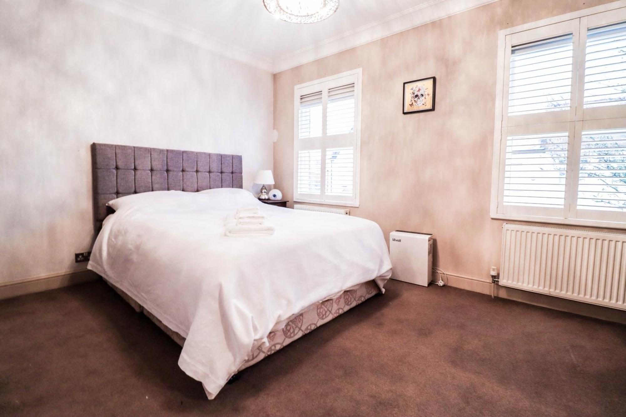 Chic 3-bedroom Family Retreat In Stratford, Fast Internet And Near Shops Casa vacanze Londra