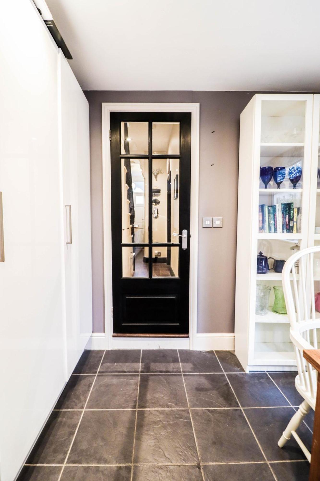 Chic 3-bedroom Family Retreat In Stratford, Fast Internet And Near Shops * Londra