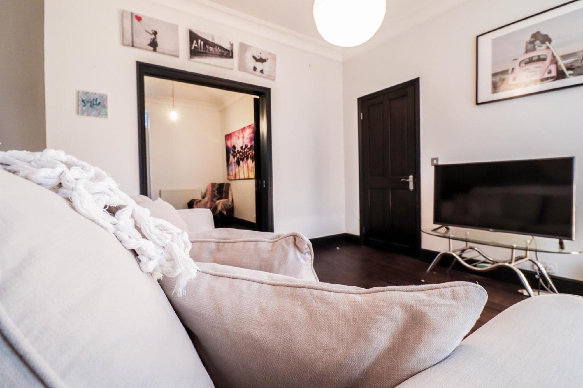 Casa vacanze Chic 3-bedroom Family Retreat In Stratford, Fast Internet And Near Shops