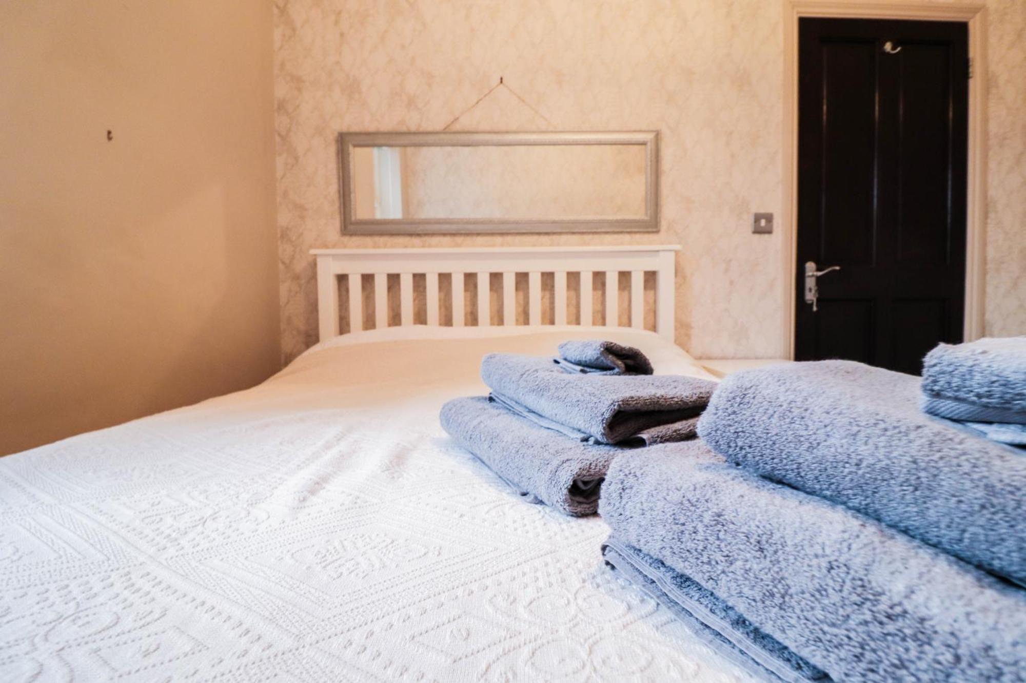 Case de vacanță Chic 3-bedroom Family Retreat In Stratford, Fast Internet And Near Shops *