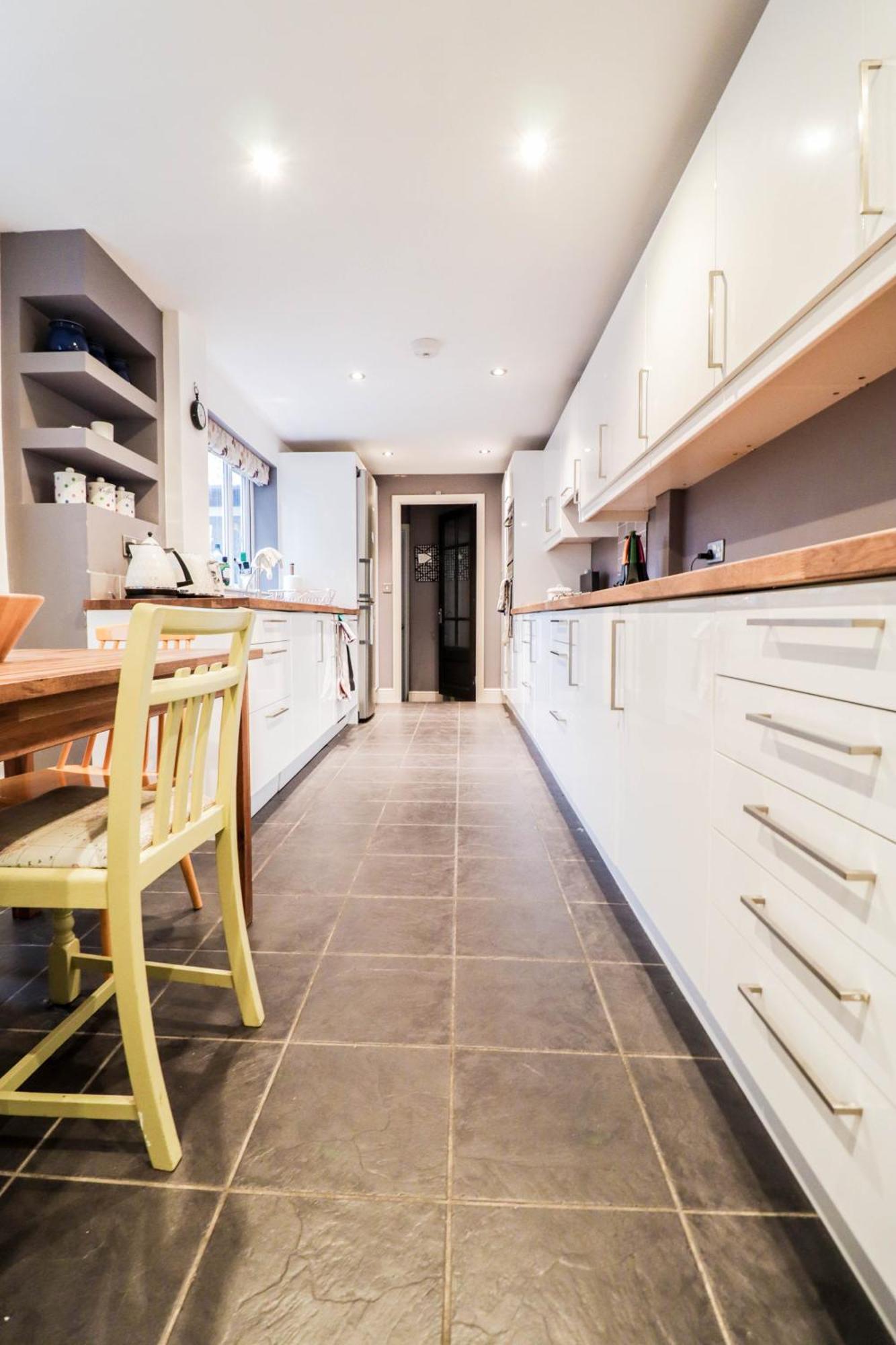 Case de vacanță Chic 3-bedroom Family Retreat In Stratford, Fast Internet And Near Shops Londra
