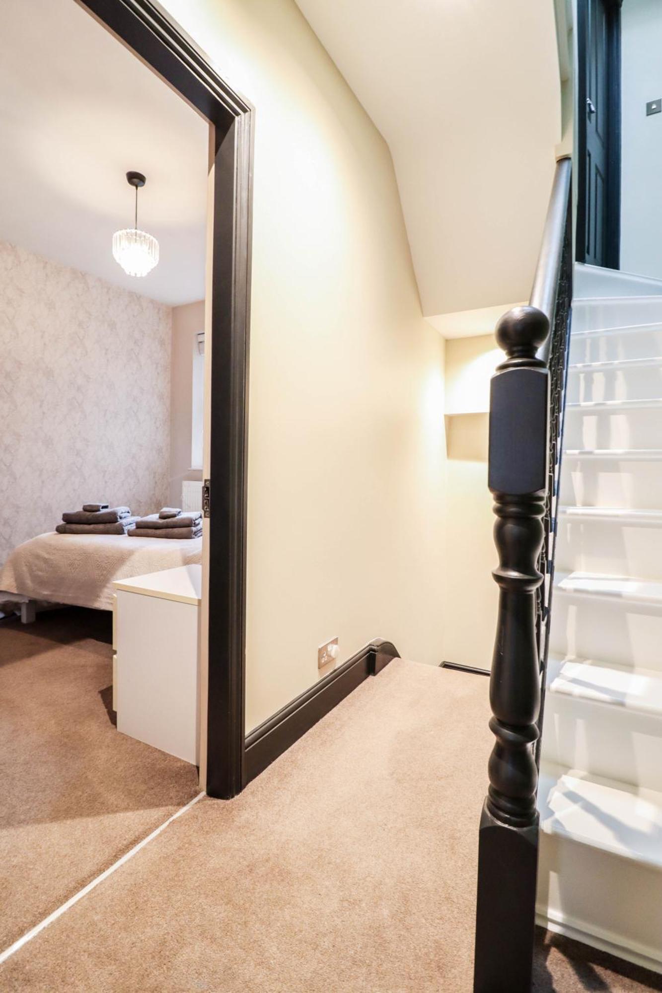 Case de vacanță Chic 3-bedroom Family Retreat In Stratford, Fast Internet And Near Shops