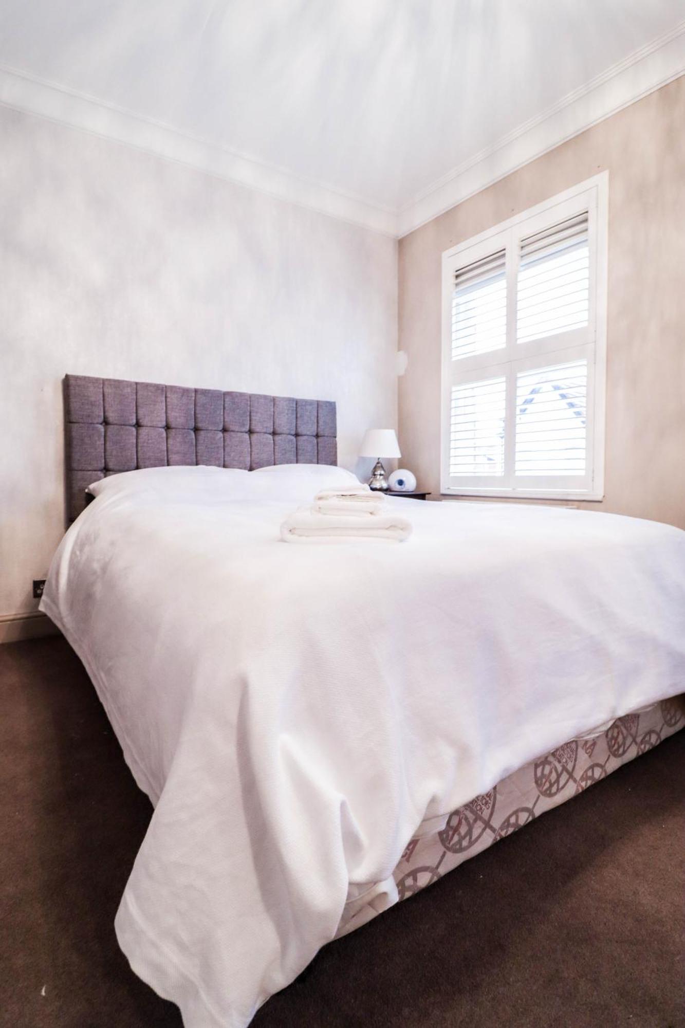 Case de vacanță Chic 3-bedroom Family Retreat In Stratford, Fast Internet And Near Shops Londra