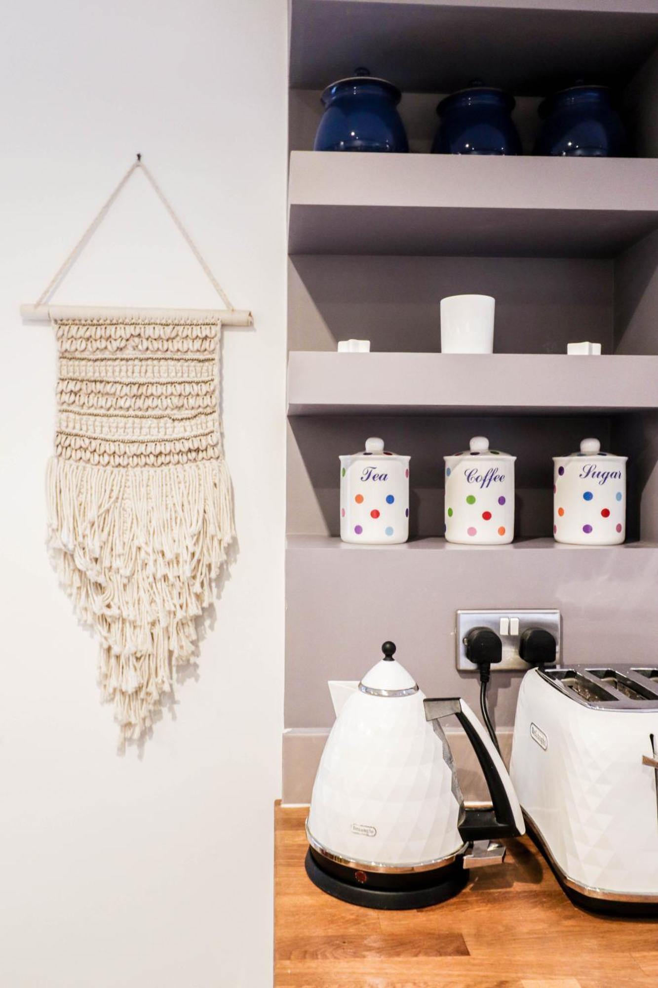 Case de vacanță Chic 3-bedroom Family Retreat In Stratford, Fast Internet And Near Shops Londra