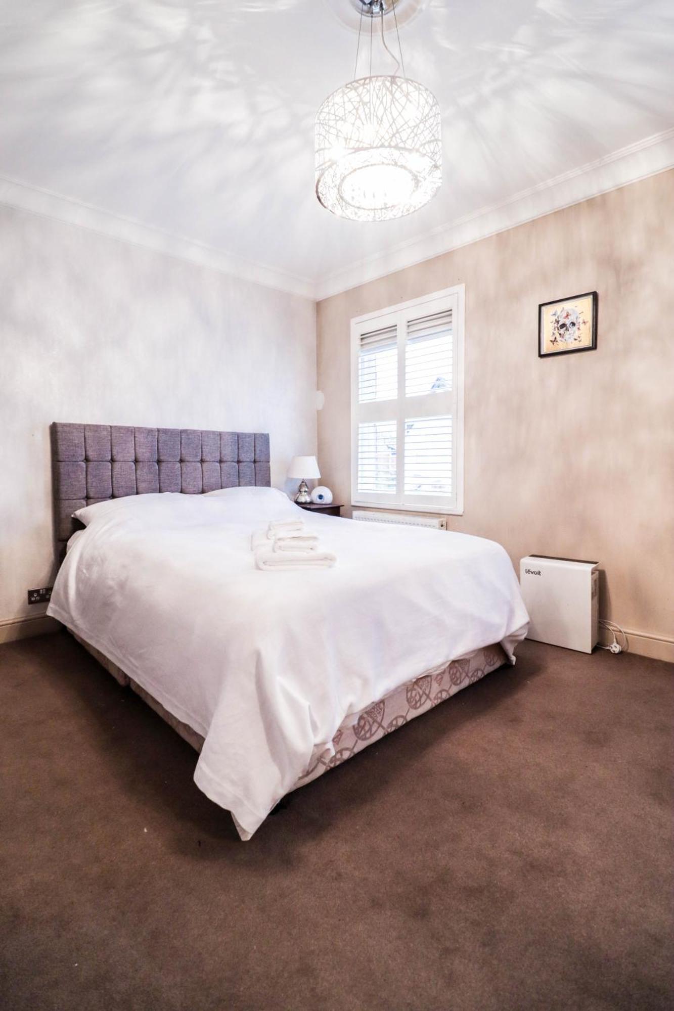 Case de vacanță Chic 3-bedroom Family Retreat In Stratford, Fast Internet And Near Shops